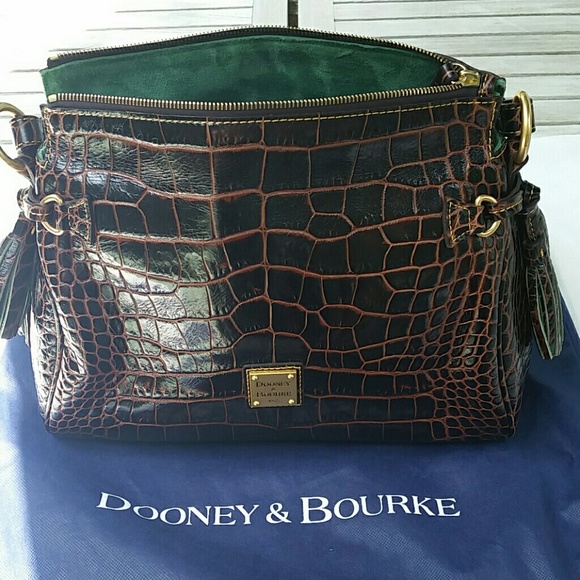 Genuine Dooney&Bourke brown 'croc' shoulder bag - Picture 4 of 7